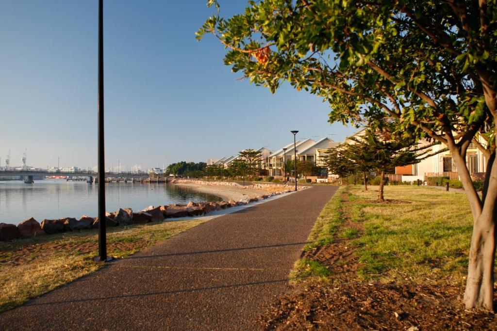 Newcastle Harbourside Terraces Apartment Exterior photo